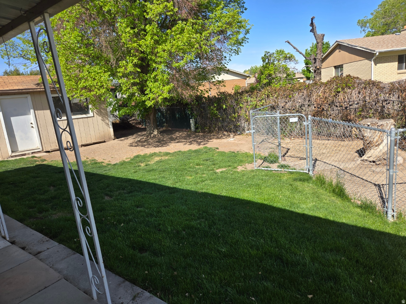 COUNTRY SQUIRE ESTATES - Residential