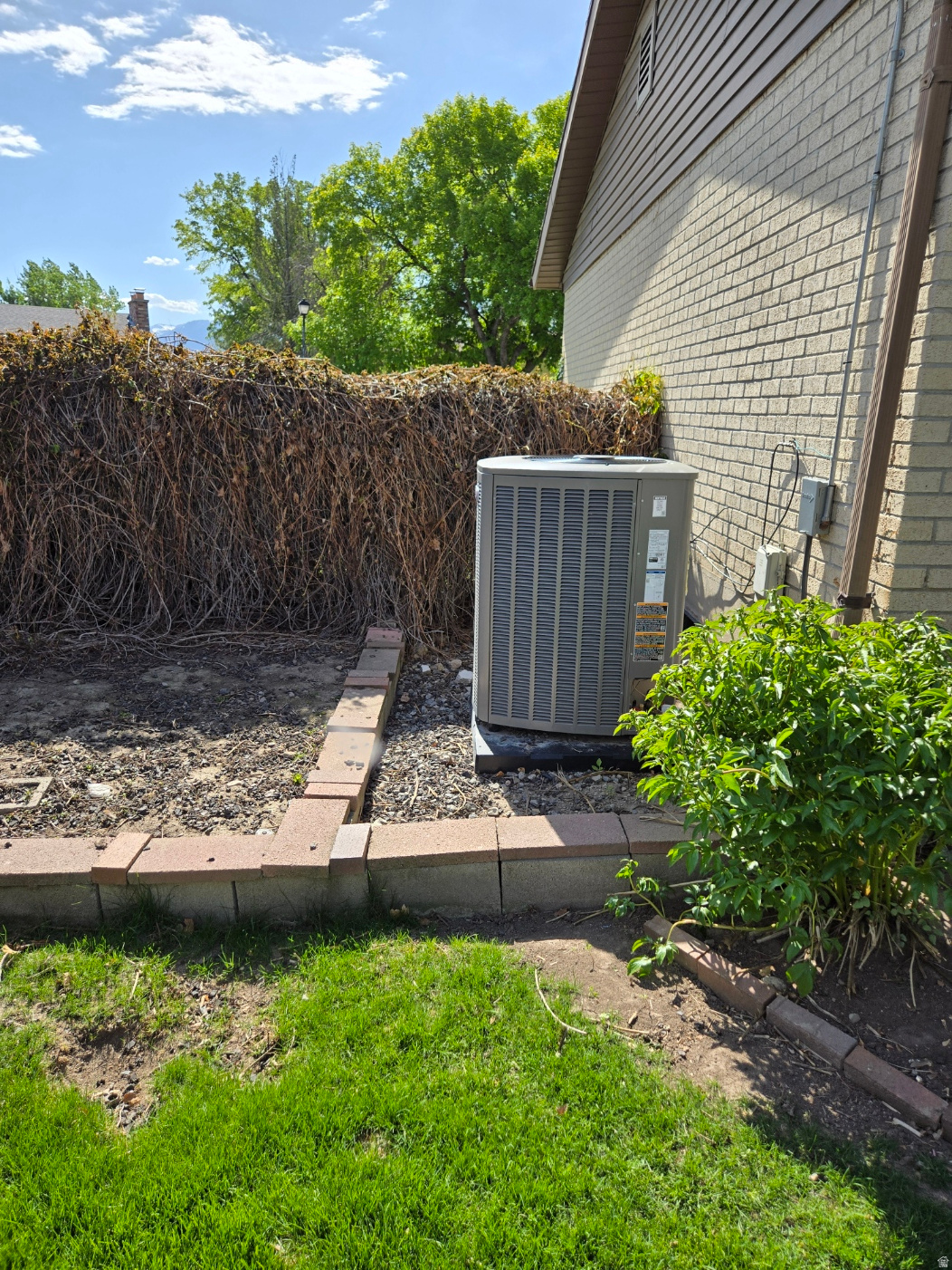 COUNTRY SQUIRE ESTATES - Residential