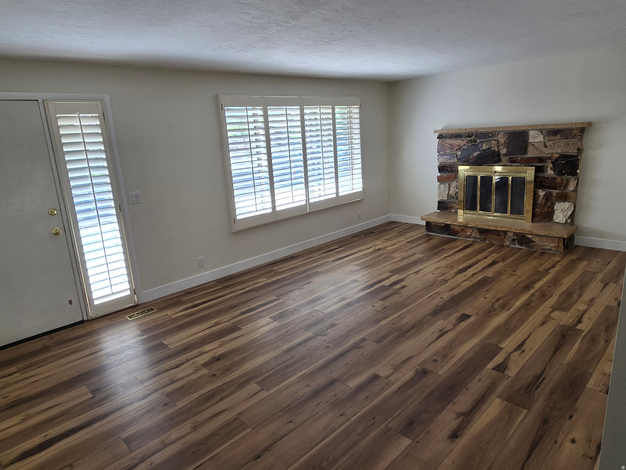 COUNTRY SQUIRE ESTATES - Residential