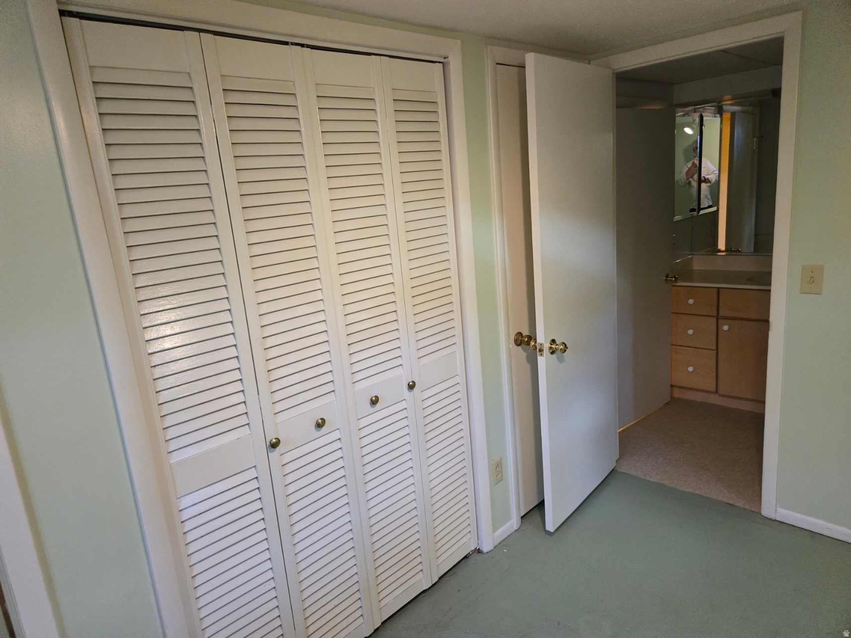 COUNTRY SQUIRE ESTATES - Residential