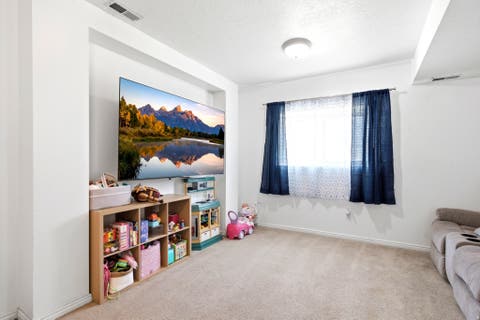 Tiny photo for 621 W 1000 N, Clinton, UT 84015 (MLS # 2170583)