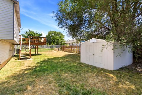 Tiny photo for 621 W 1000 N, Clinton, UT 84015 (MLS # 2170583)