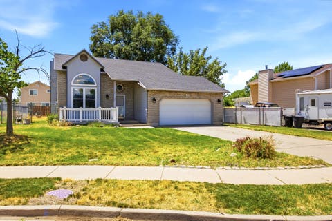 Tiny photo for 621 W 1000 N, Clinton, UT 84015 (MLS # 2170583)