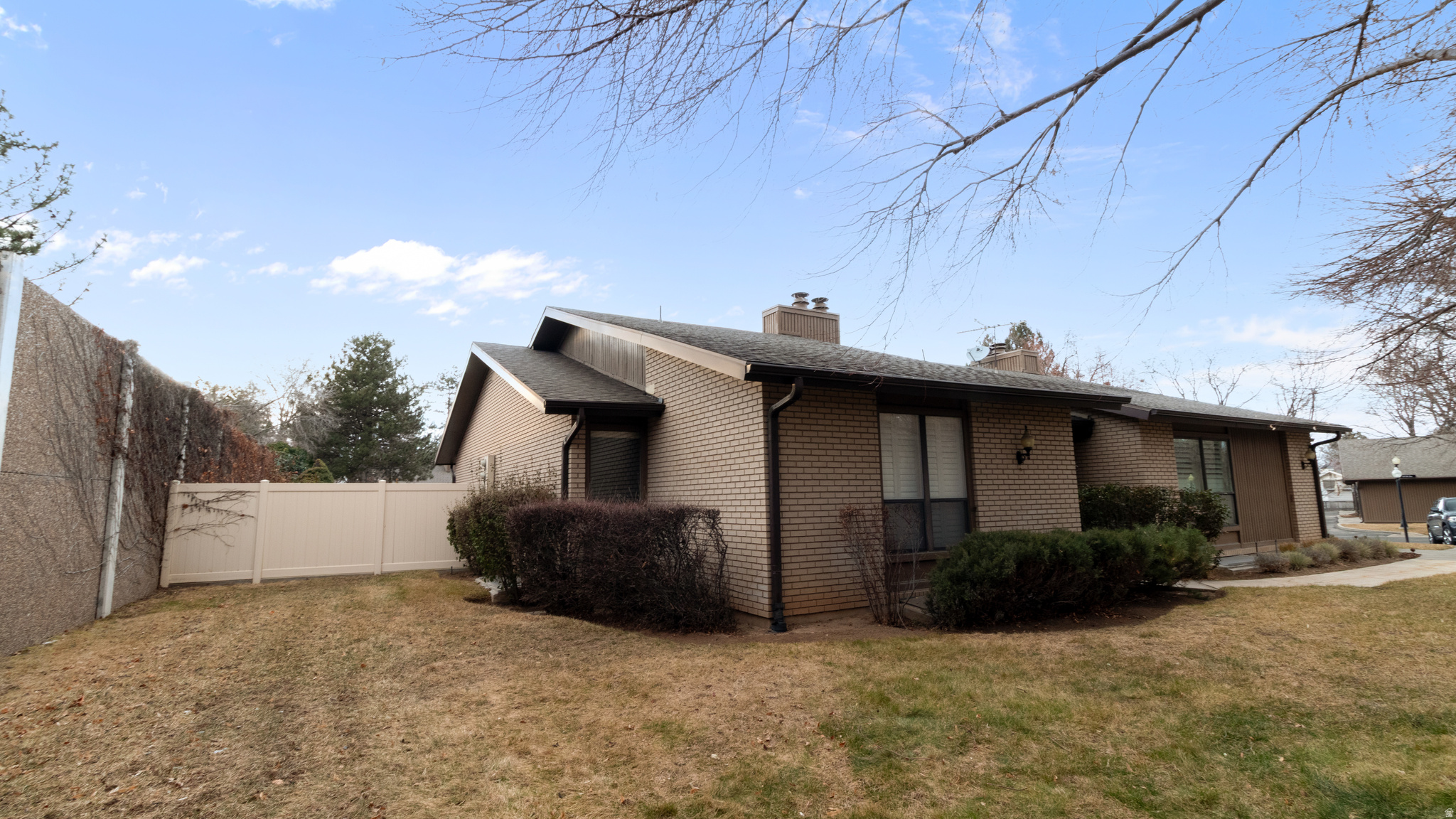 BROOKSTONE - Residential