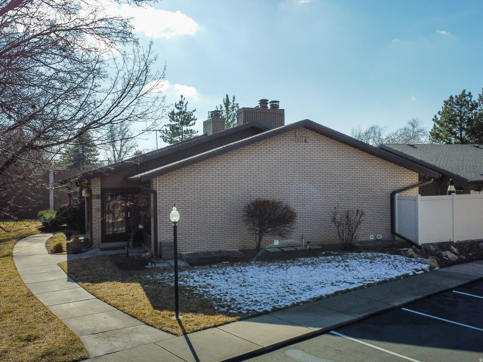 BROOKSTONE - Residential