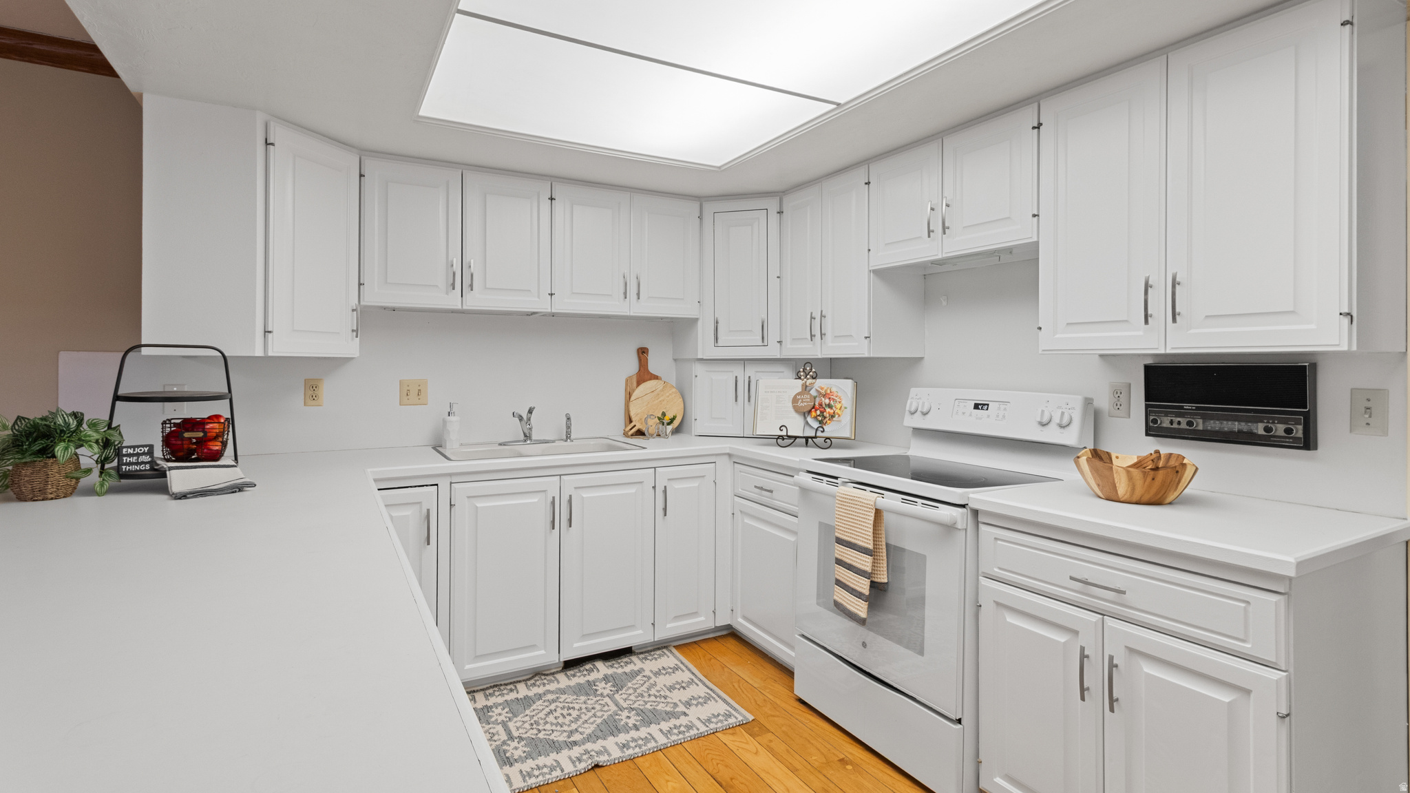 BROOKSTONE - Residential