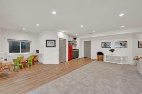 Tiny photo for 8122 S WILLOW CV, Cottonwood Heights, UT 84093 (MLS # 2127035)