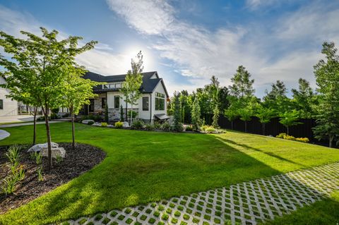 Tiny photo for 8122 S WILLOW CV, Cottonwood Heights, UT 84093 (MLS # 2127035)