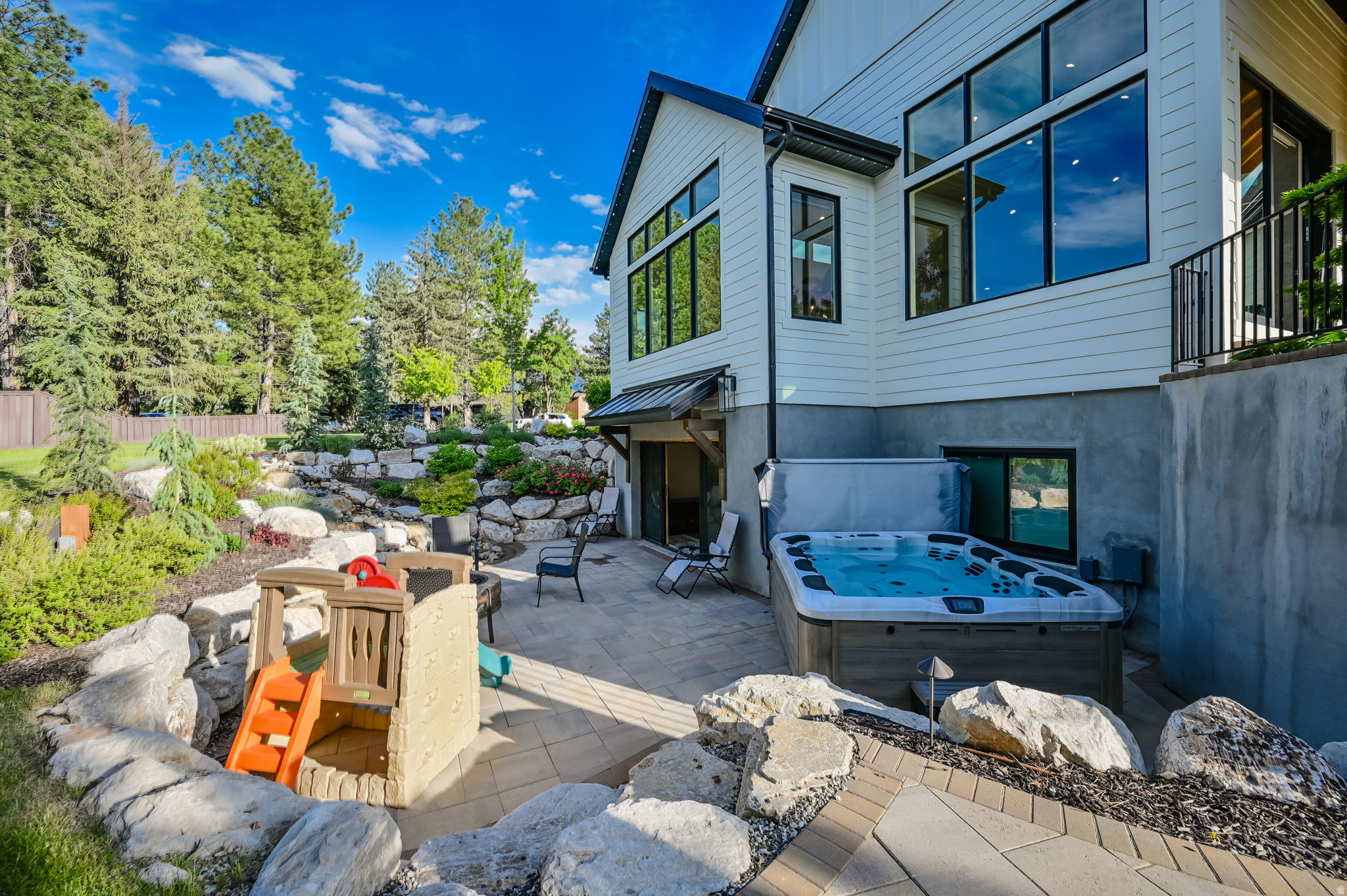 FLINT 2 LOT - Residential