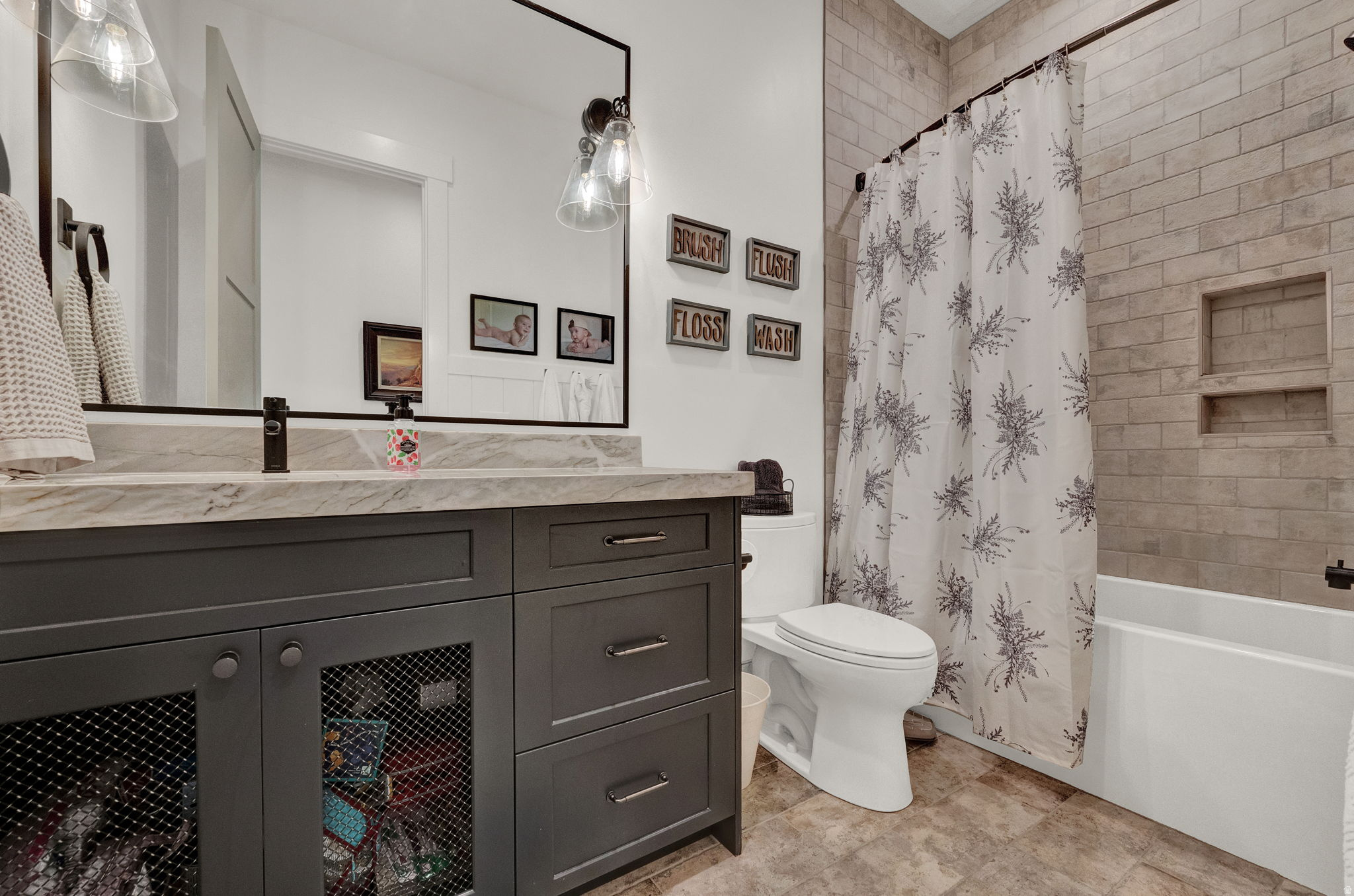 FLINT 2 LOT - Residential