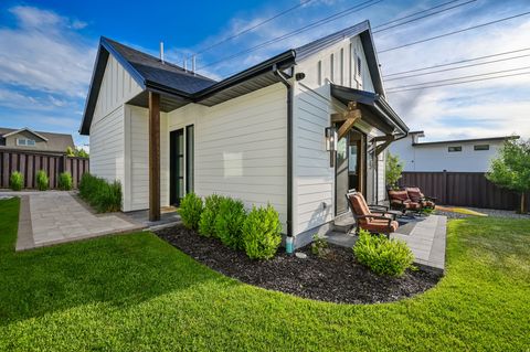 Tiny photo for 8122 S WILLOW CV, Cottonwood Heights, UT 84093 (MLS # 2127035)