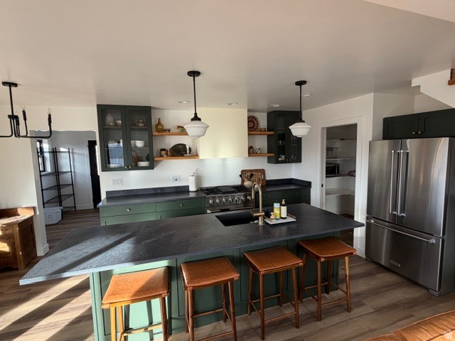 Main image without alt text