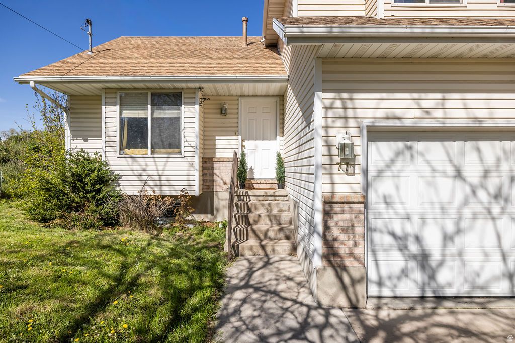 Photo of 77 N 300 E, Hyrum, UT 84319 (MLS # 2152188)