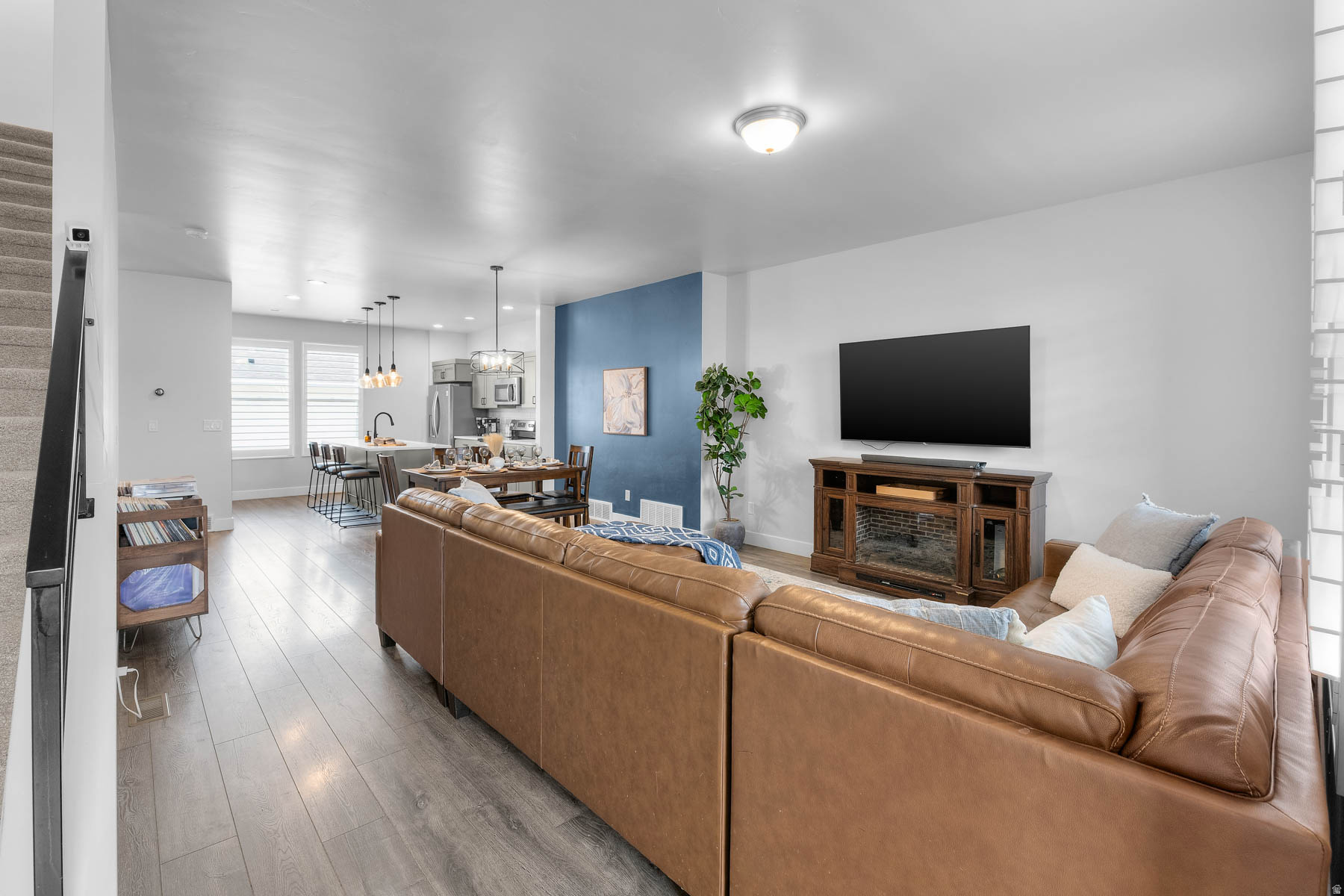 DAYBREAK - Residential