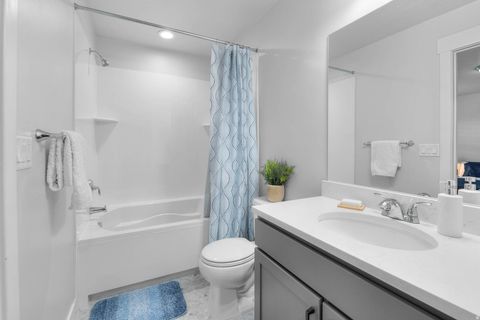 Tiny photo for 5239 W BOWSTRING WAY S #518, South Jordan, UT 84009 (MLS # 2122750)