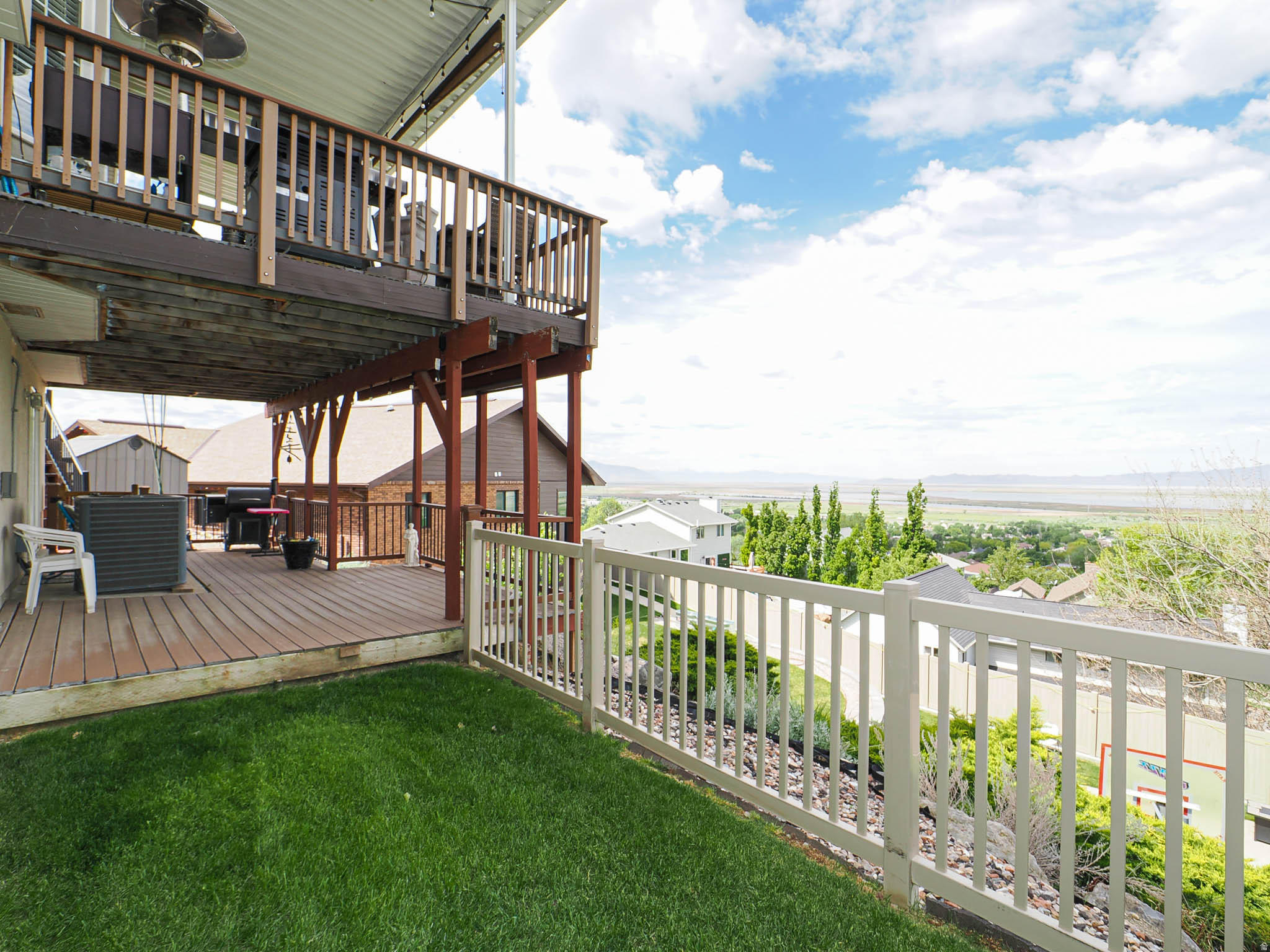 ROLLING HILLS ESTATES SUB - Residential