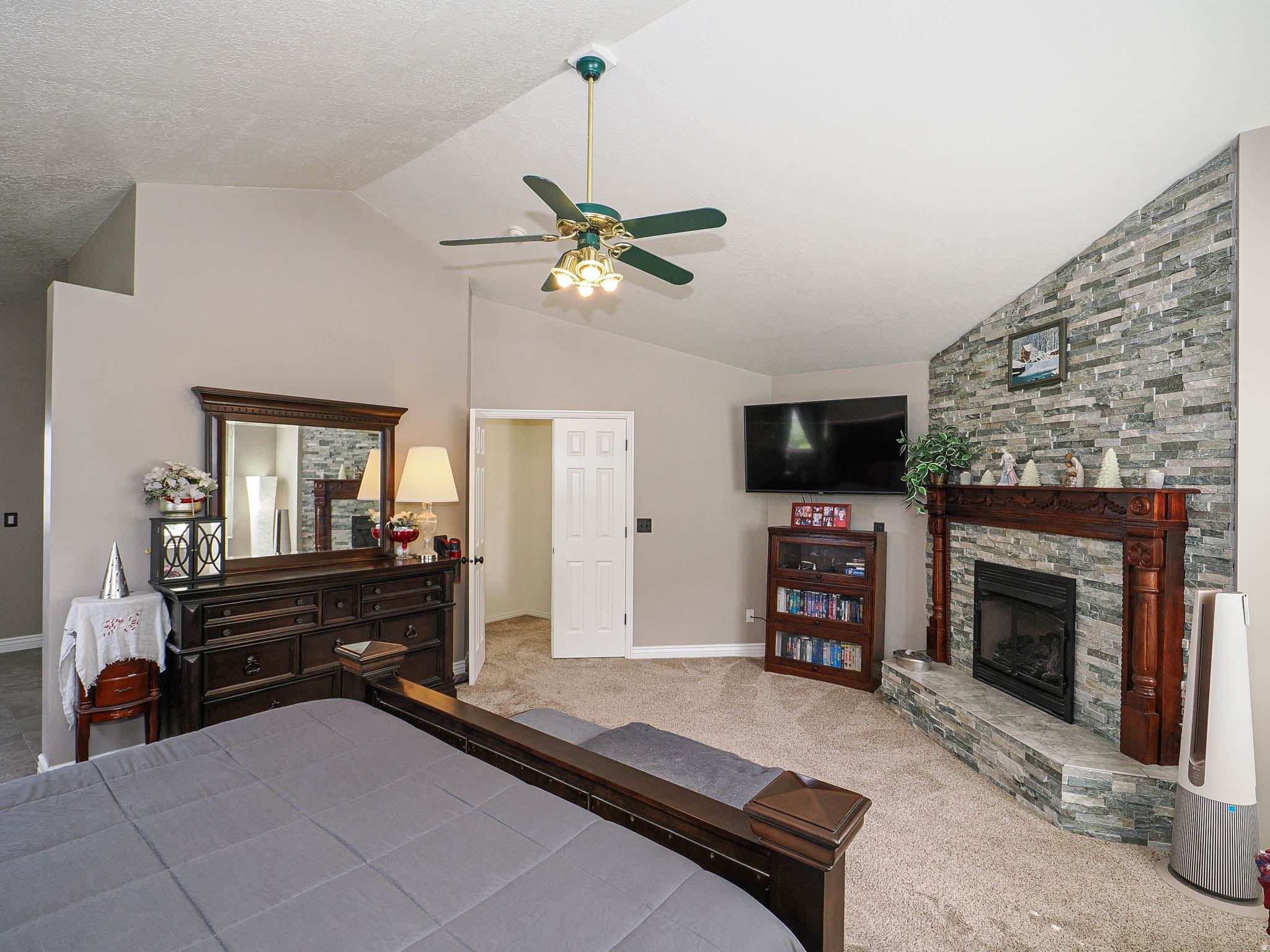 ROLLING HILLS ESTATES SUB - Residential