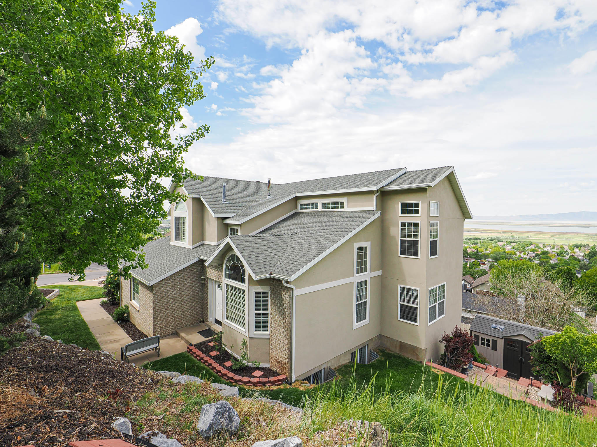 ROLLING HILLS ESTATES SUB - Residential