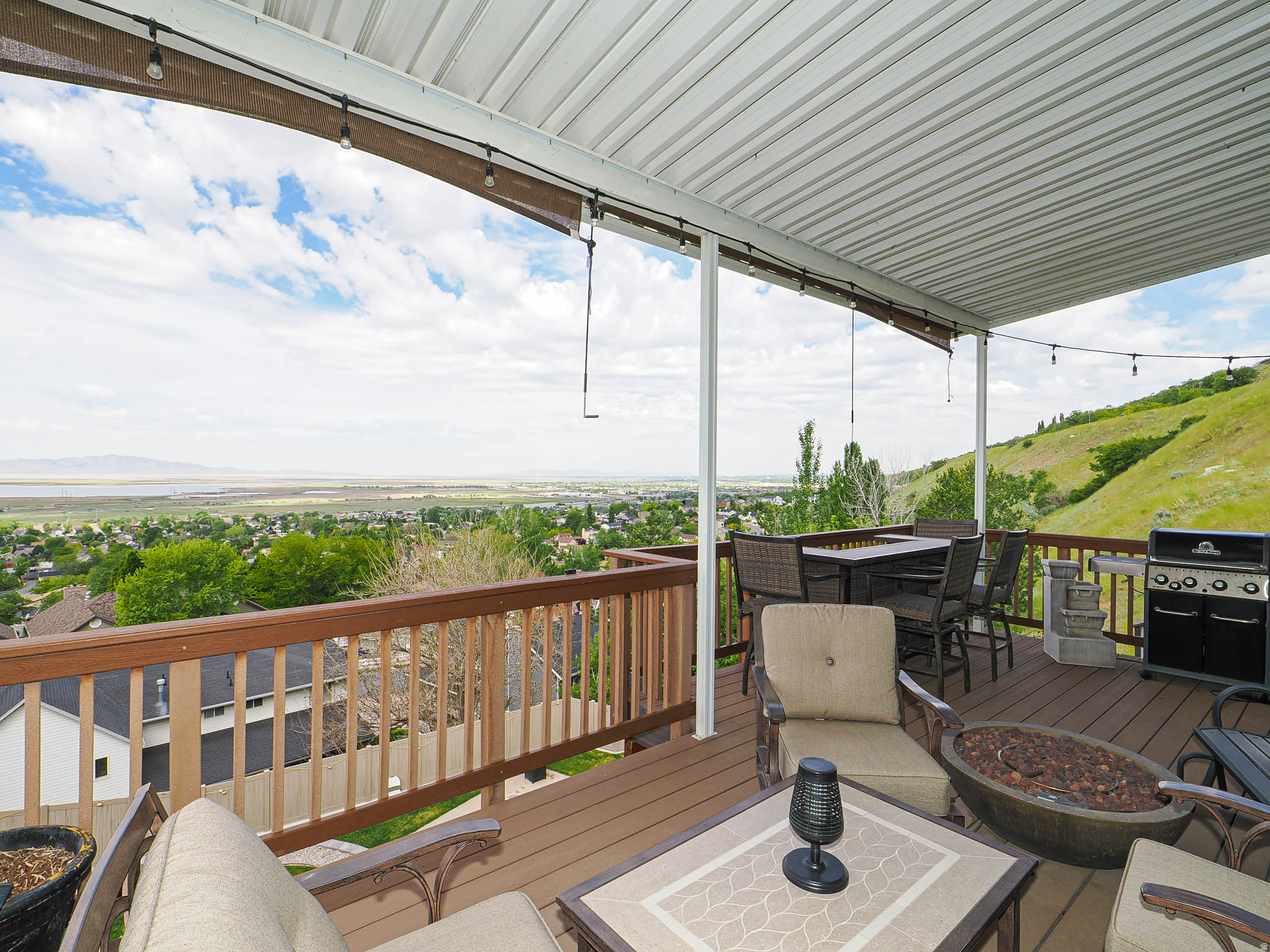 ROLLING HILLS ESTATES SUB - Residential