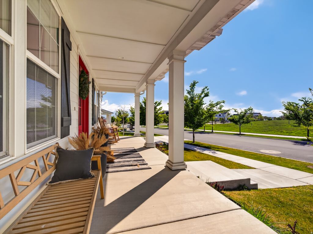 Photo of 672 W HERALD DR, Saratoga Springs, UT 84045 (MLS # 2167511)