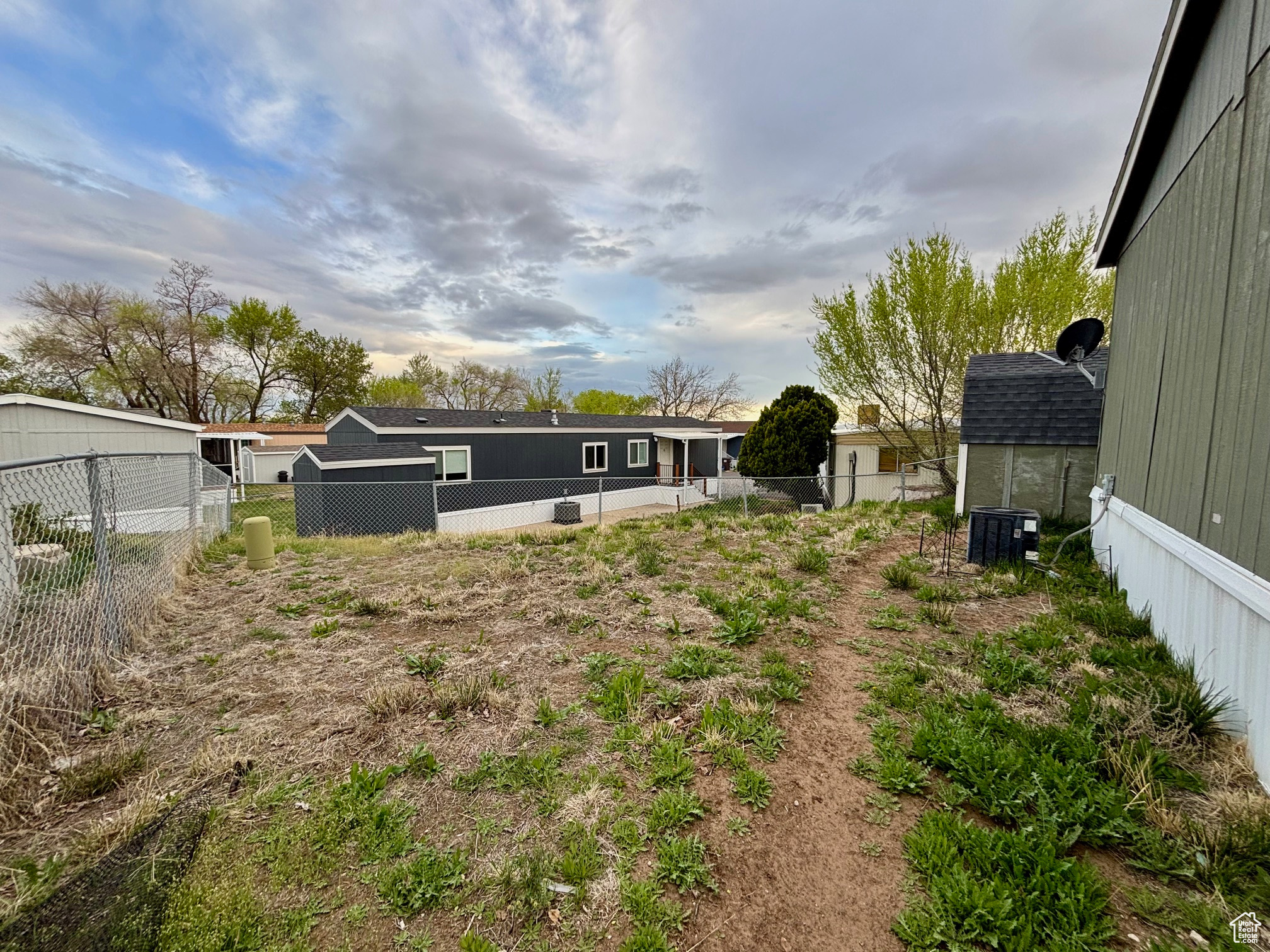 ROLLING HILLS ESTATES - Residential
