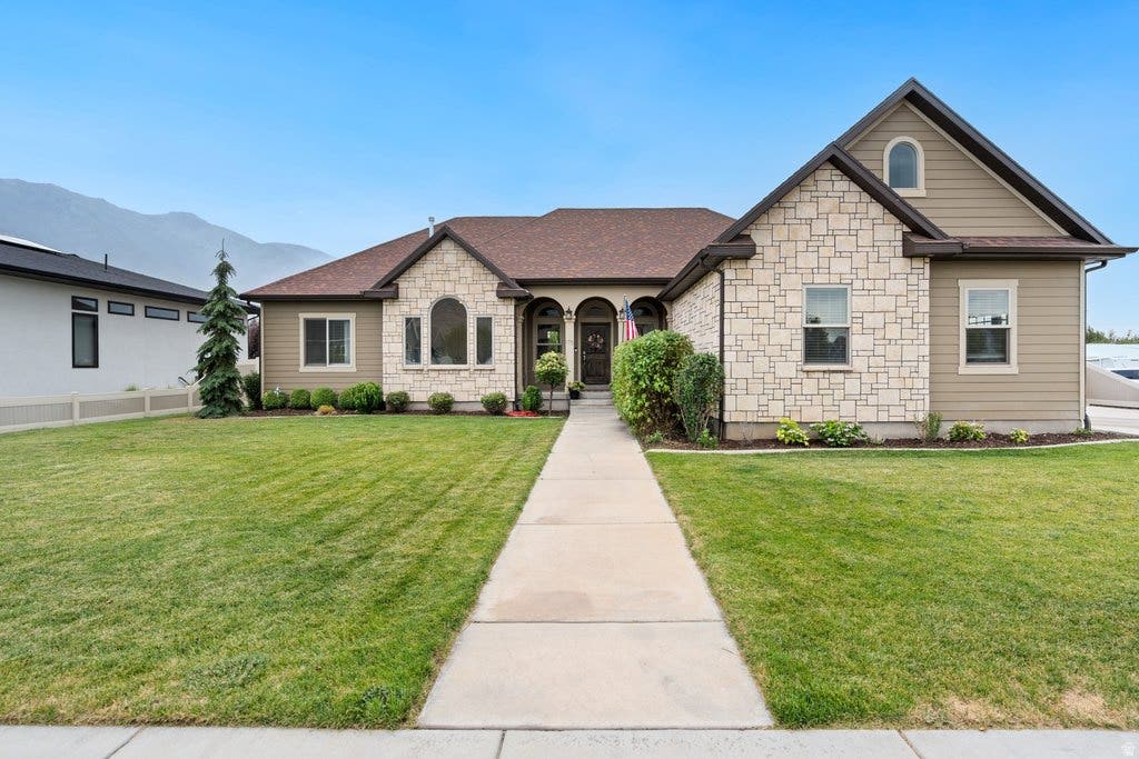 Photo of 175 W 1000 N, Mapleton, UT 84664 (MLS # 2174832)