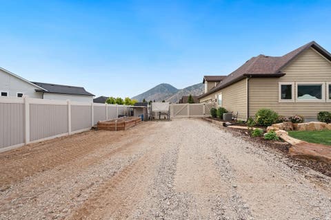 Tiny photo for 175 W 1000 N, Mapleton, UT 84664 (MLS # 2174832)