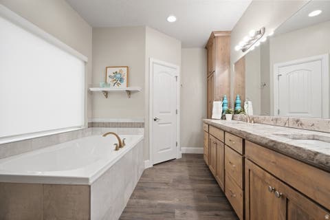 Tiny photo for 175 W 1000 N, Mapleton, UT 84664 (MLS # 2174832)