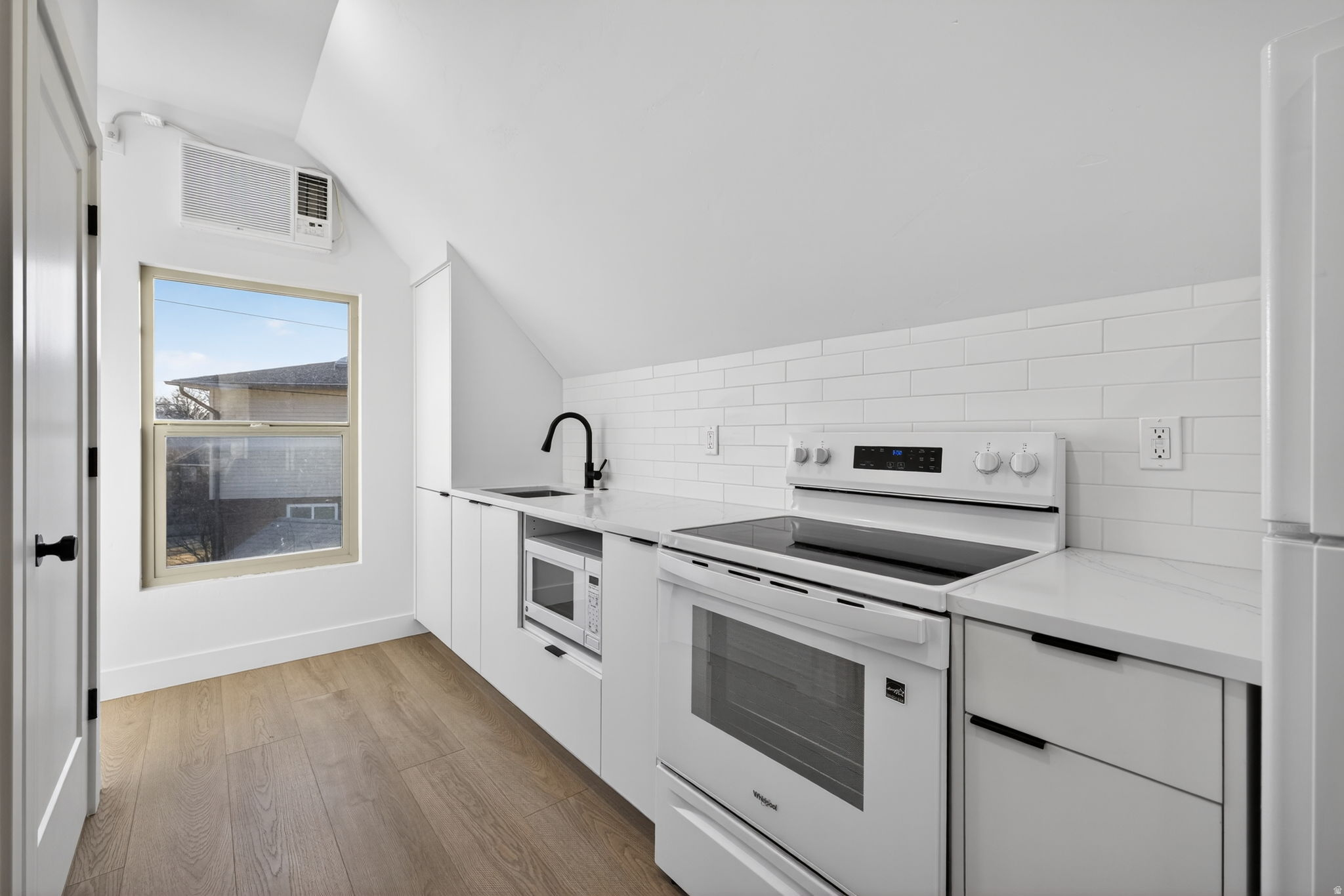 N MILLCREEK HEIGHTS - Residential