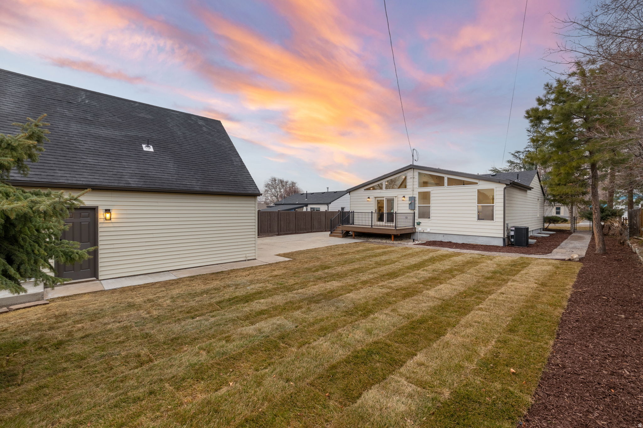 N MILLCREEK HEIGHTS - Residential