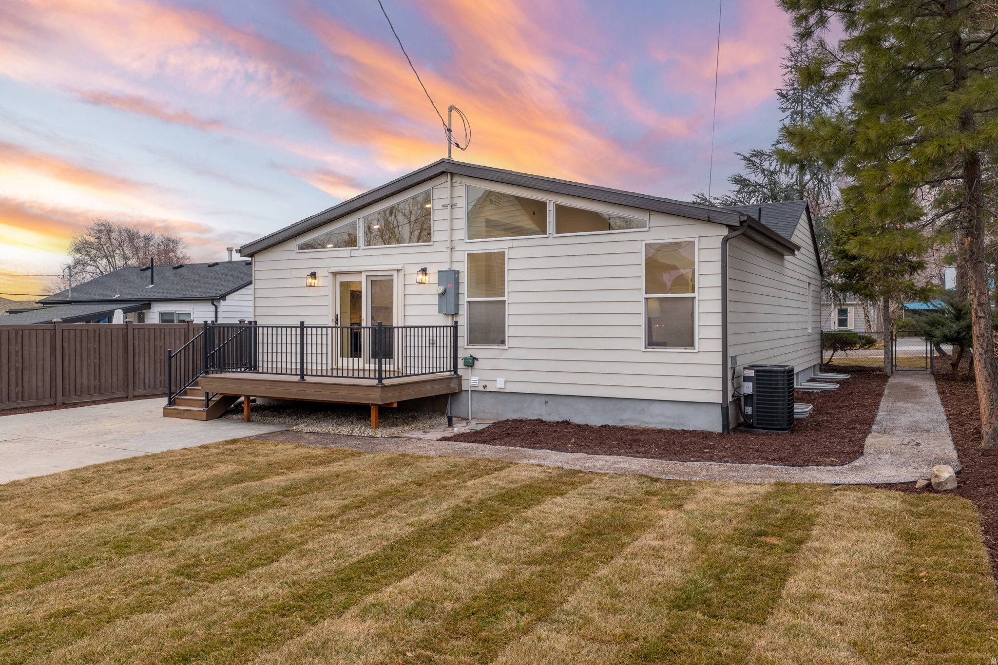 N MILLCREEK HEIGHTS - Residential