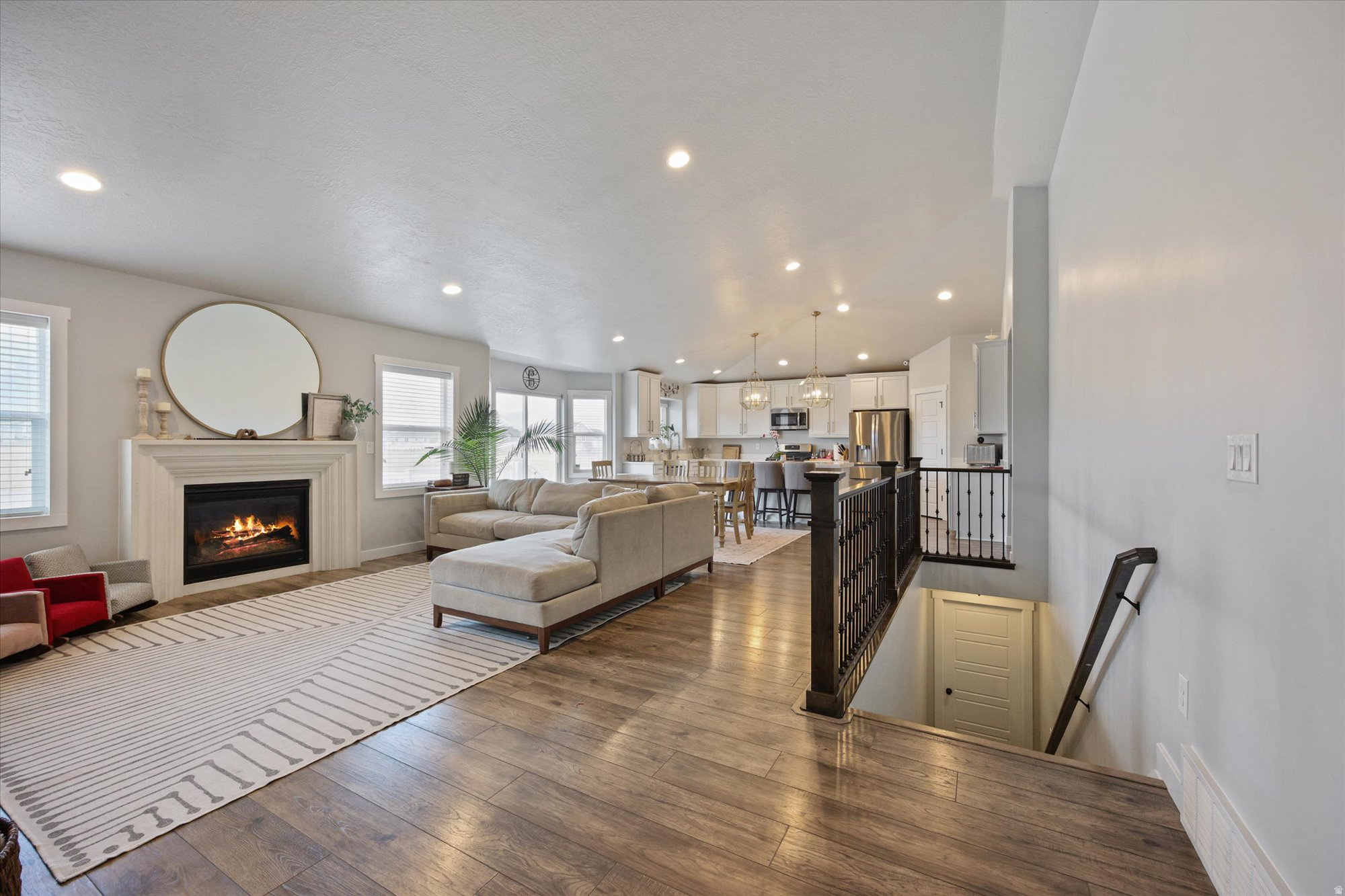 OVERLAND EST 106 - Residential