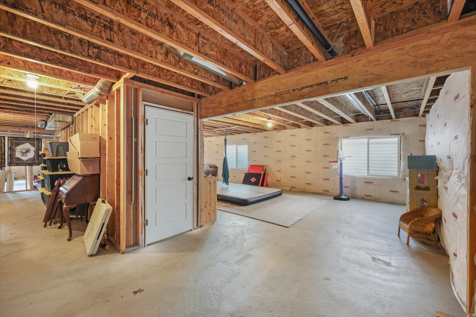 OVERLAND EST 106 - Residential