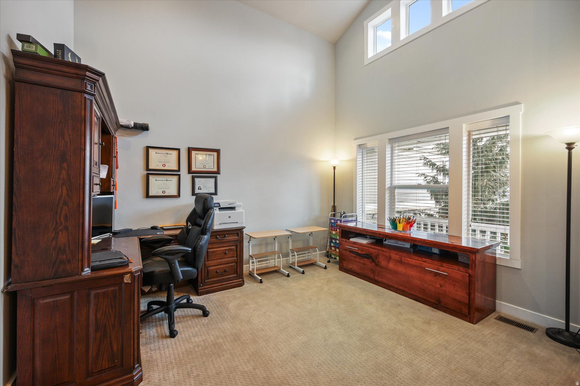 OVERLAND EST 106 - Residential