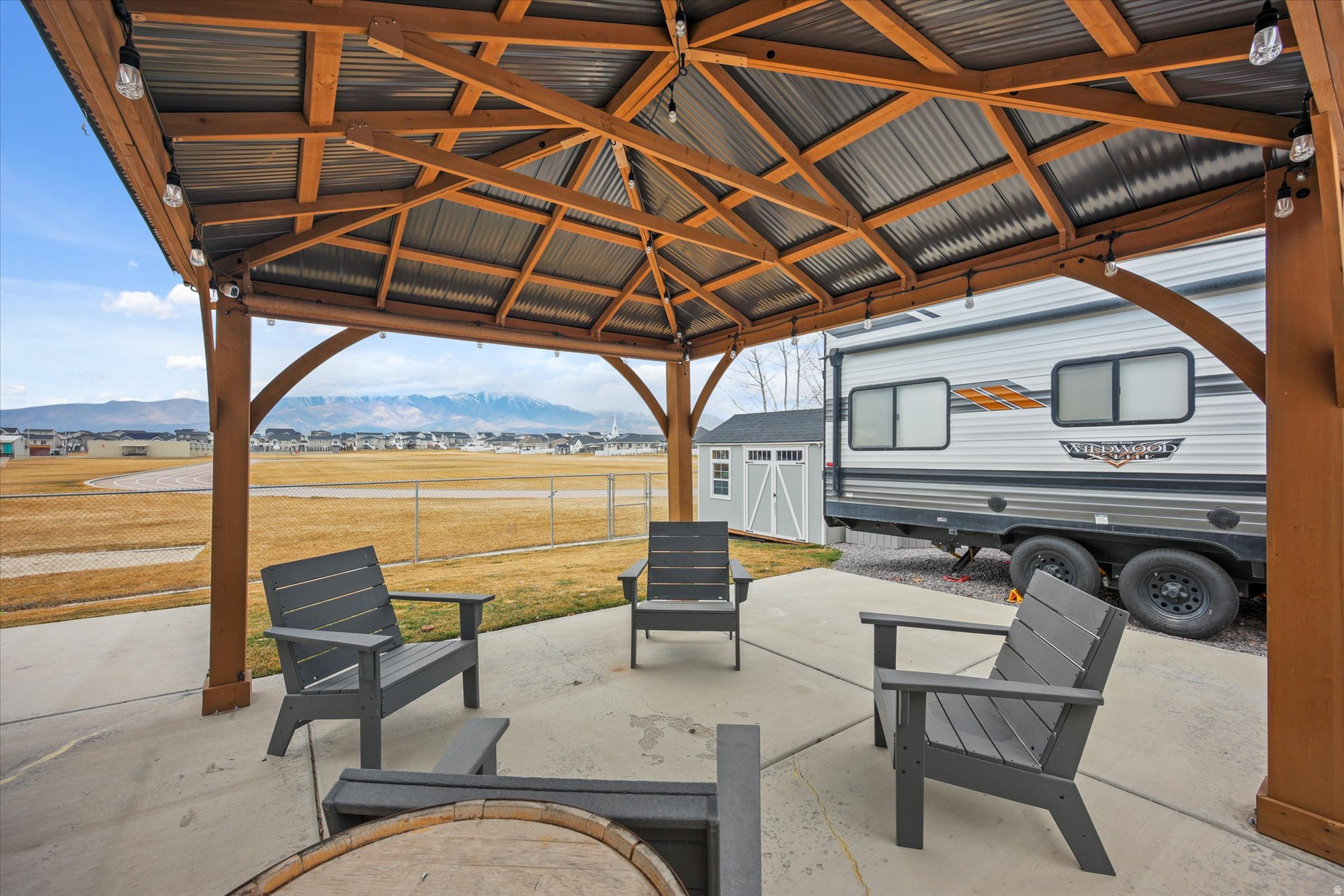 OVERLAND EST 106 - Residential