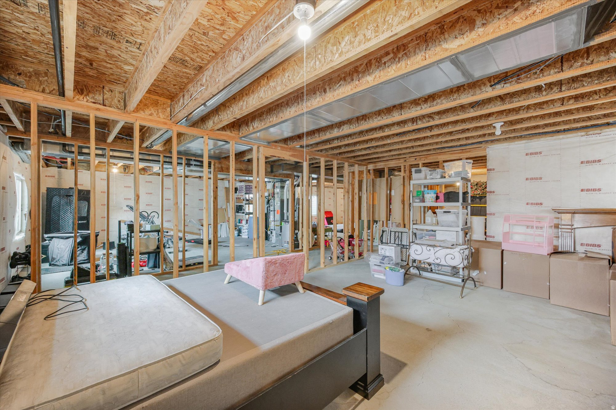 OVERLAND EST 106 - Residential