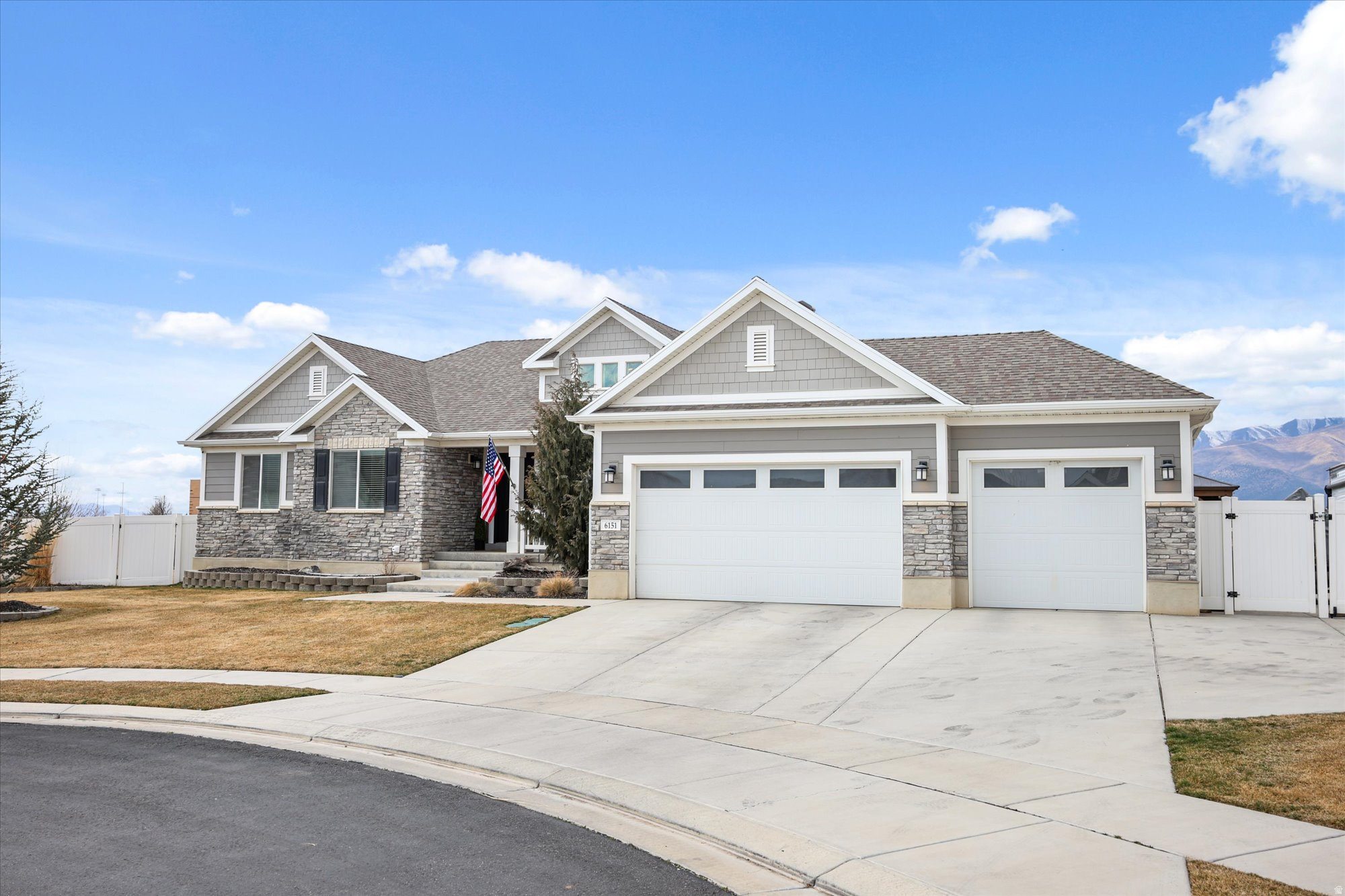 OVERLAND EST 106 - Residential