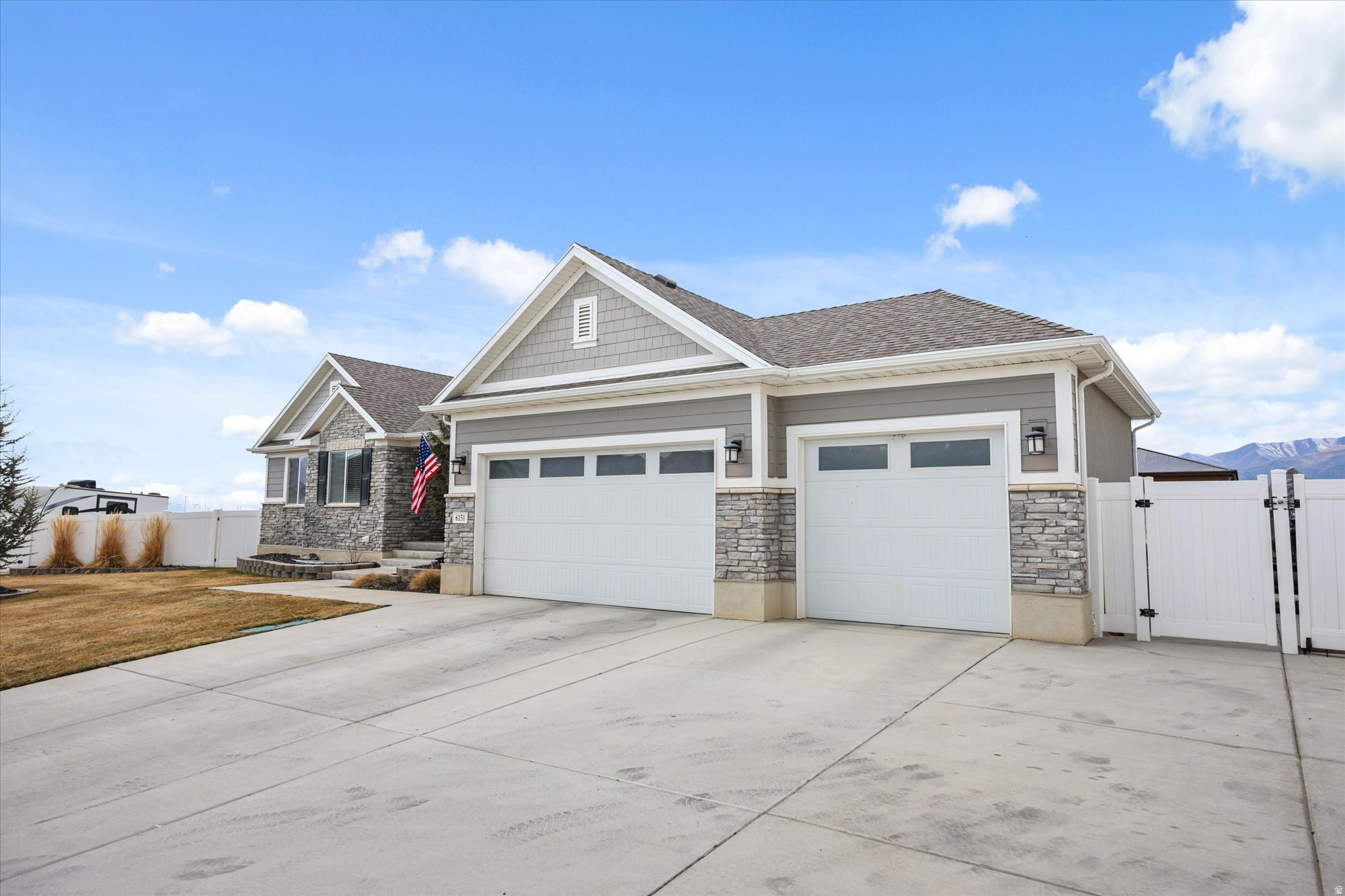 OVERLAND EST 106 - Residential