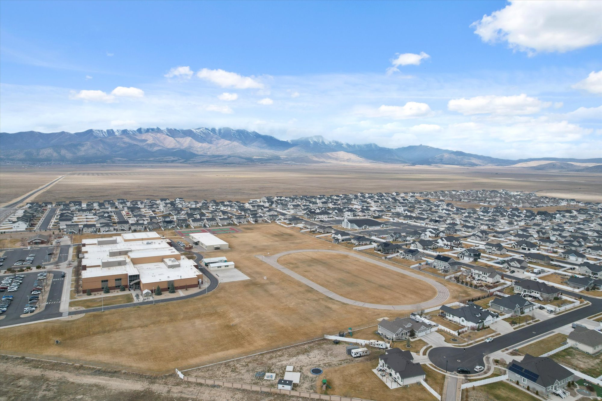 OVERLAND EST 106 - Residential