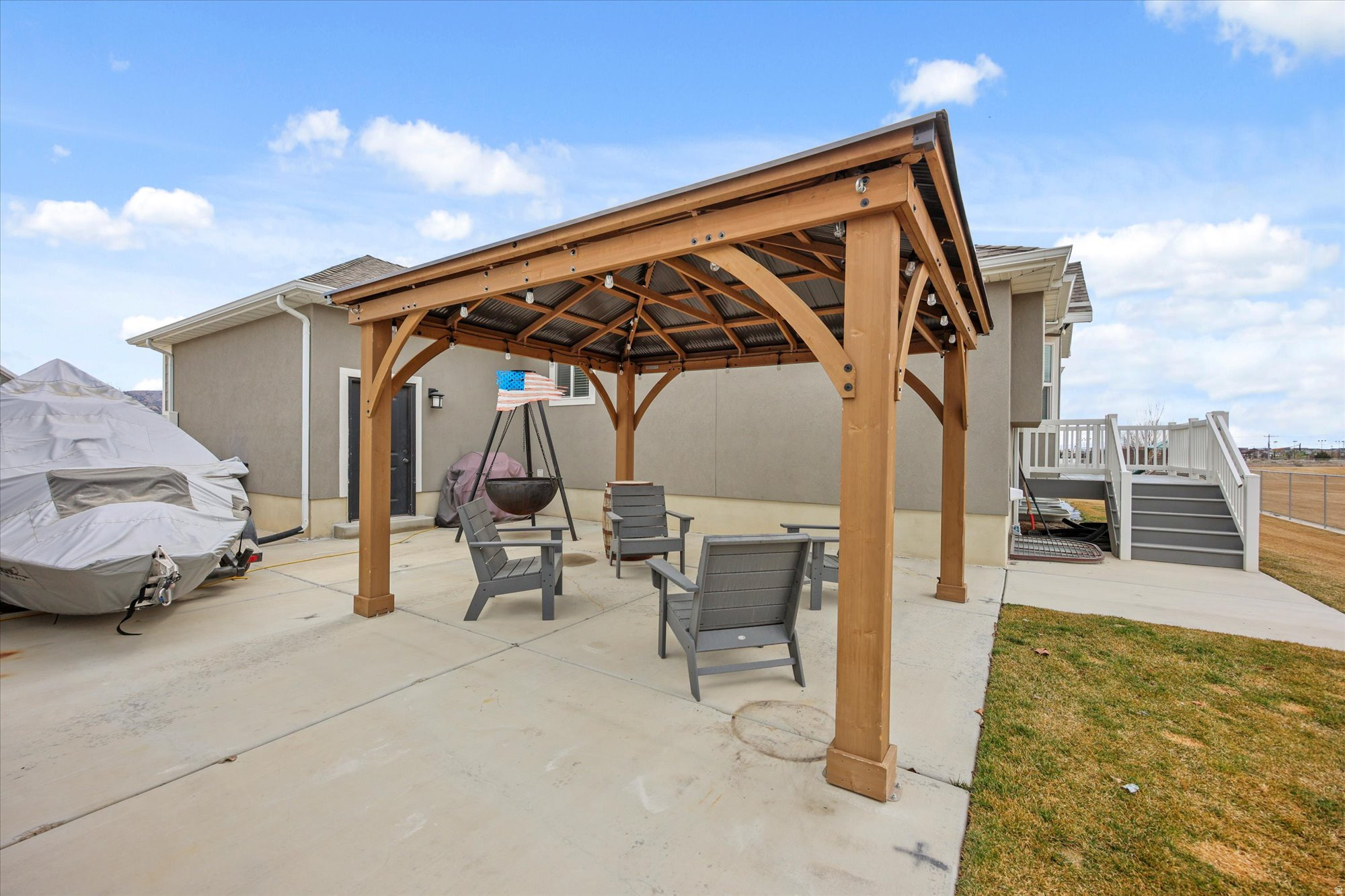 OVERLAND EST 106 - Residential