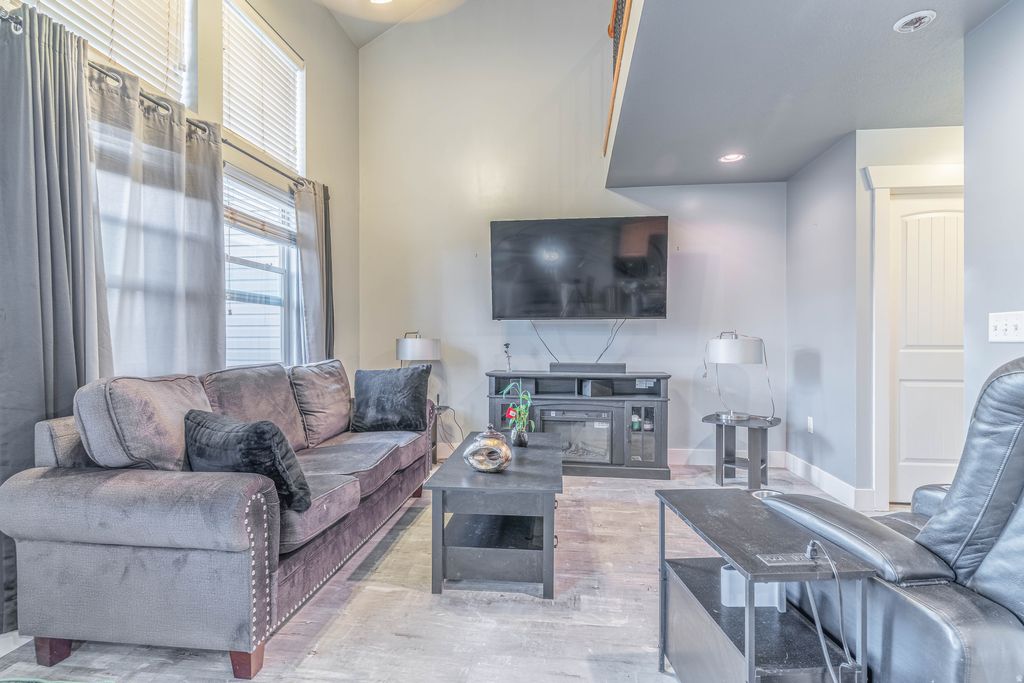 Photo of 418 S 1285 E, Hyrum, UT 84319 (MLS # 2152974)