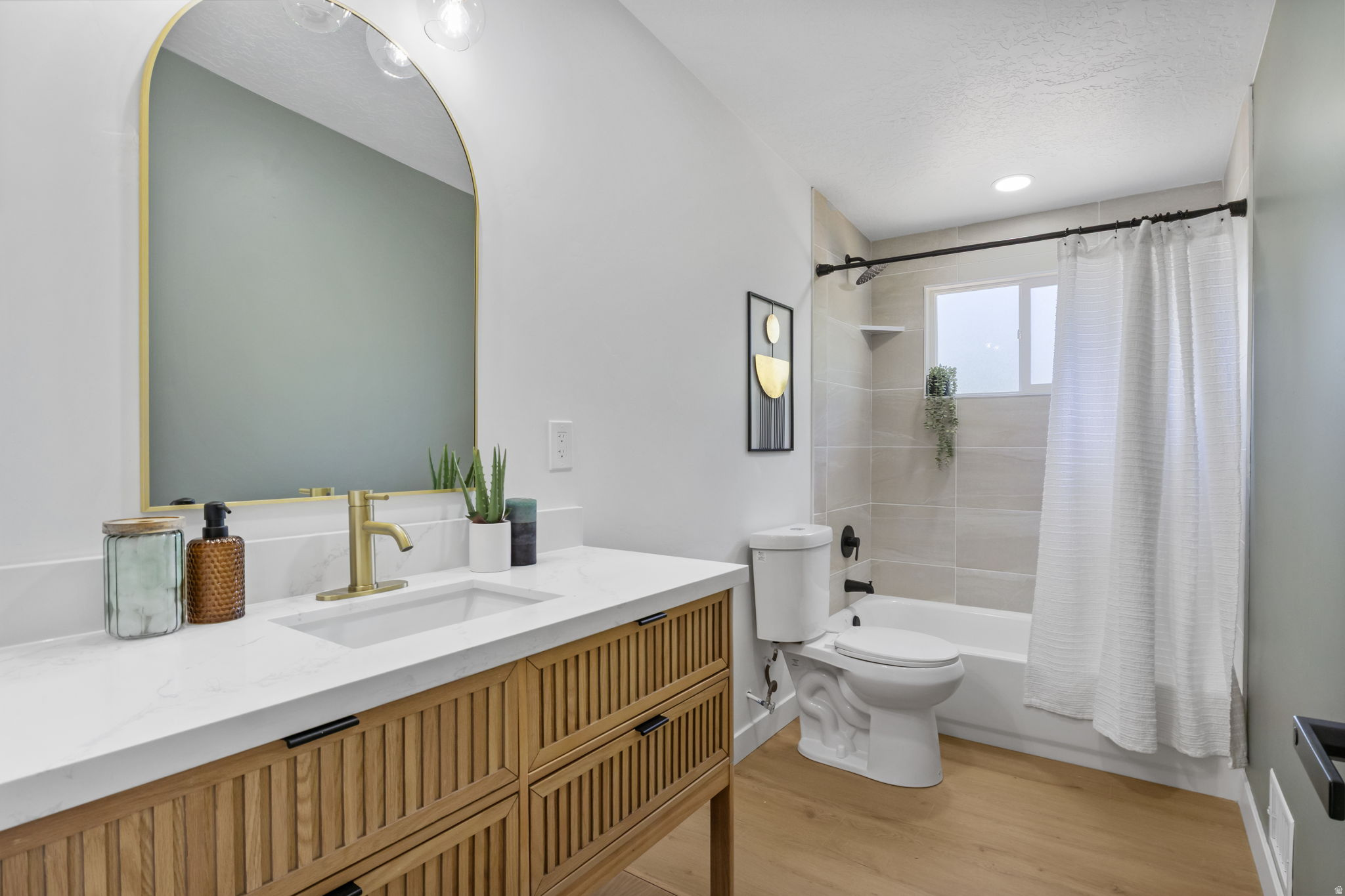 WESTVIEW #7 - Residential