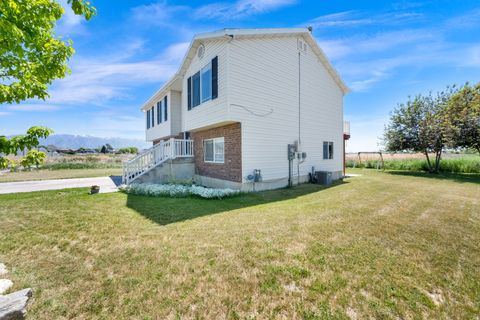 Tiny photo for 2603 W 2225 S, Syracuse, UT 84075 (MLS # 2157835)