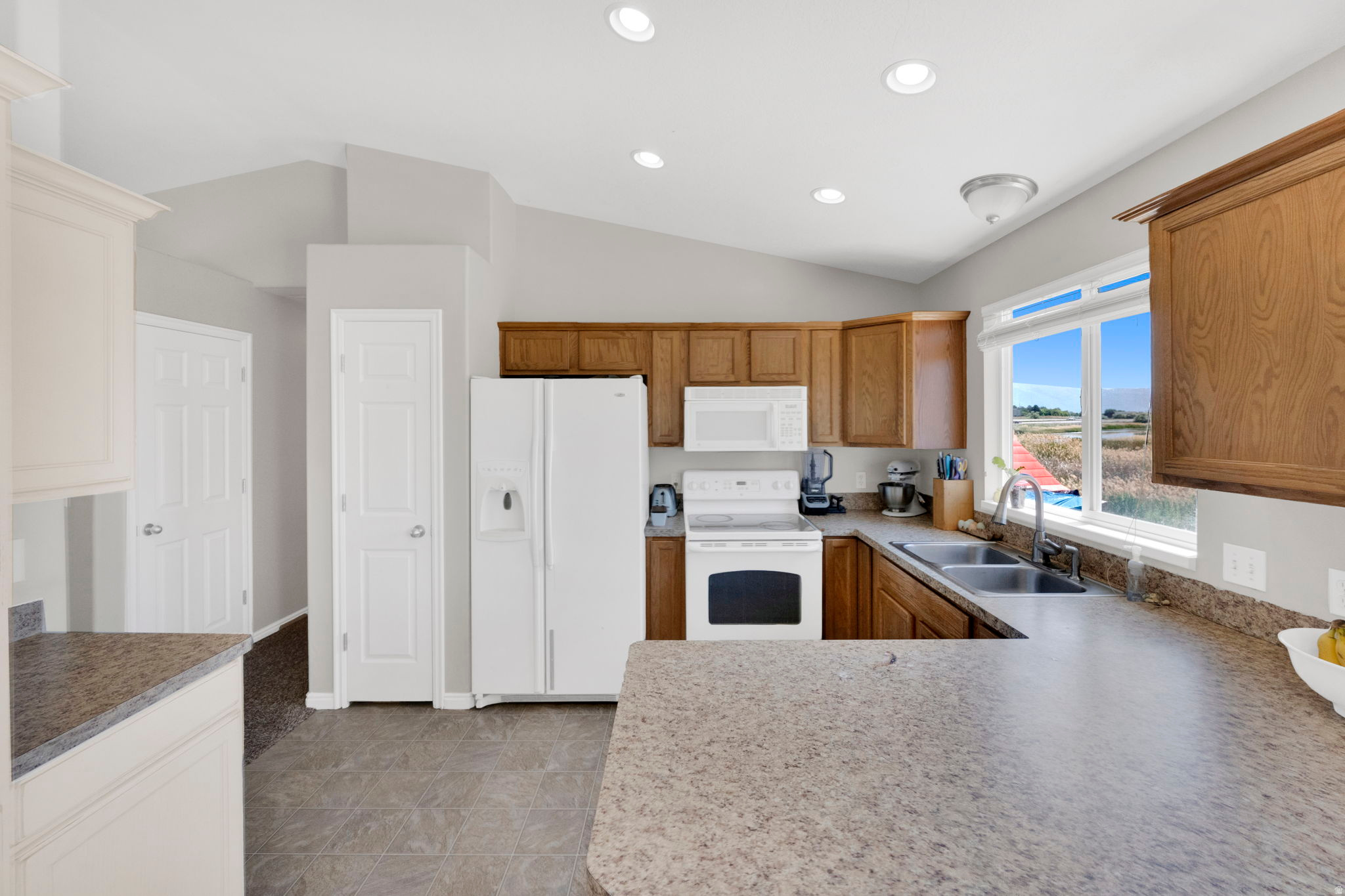 OUT WEST ESTATES - Residential