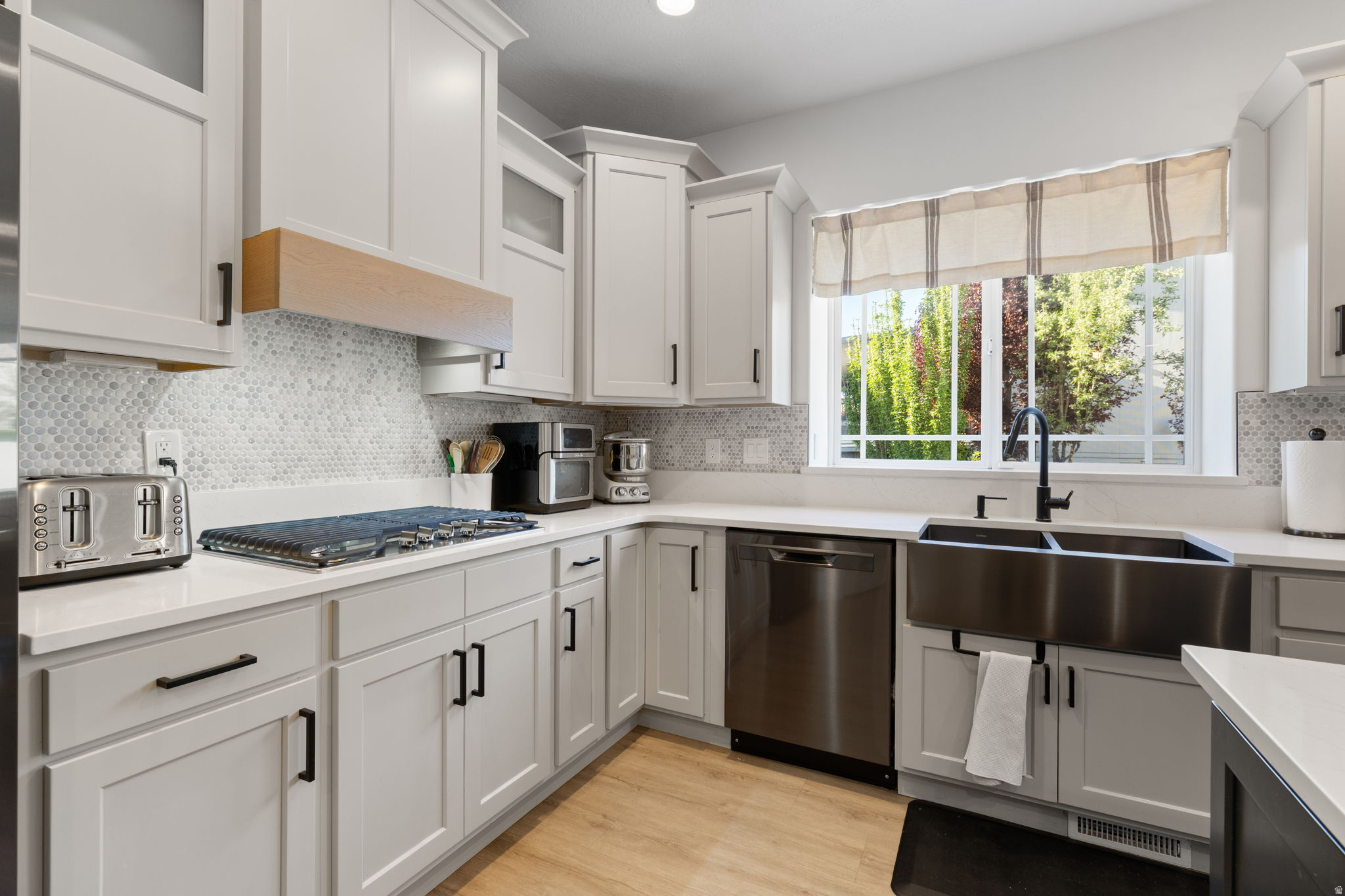 THE ESTATES AT BURR ORCHARDS - Residential