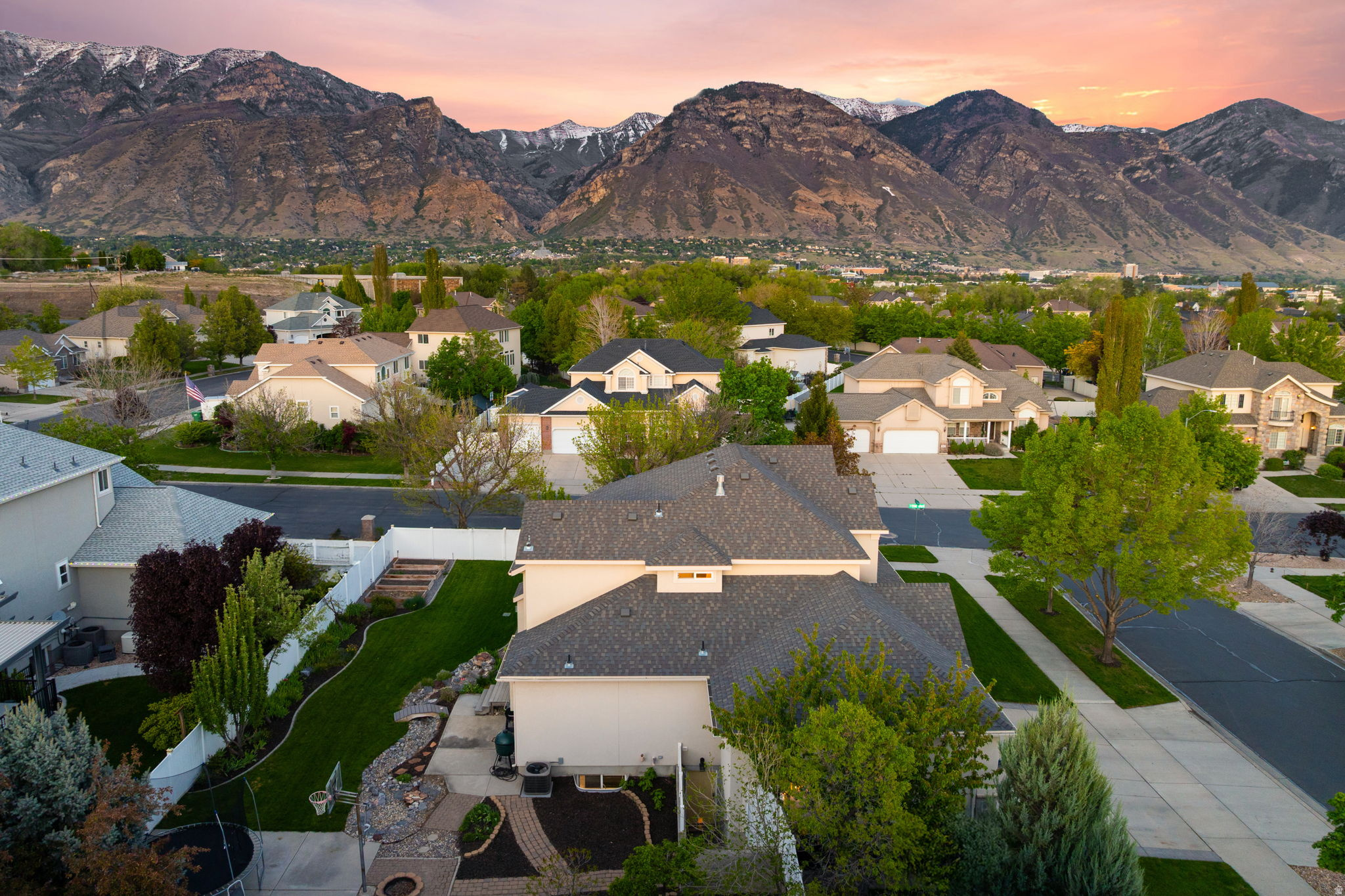 THE ESTATES AT BURR ORCHARDS - Residential