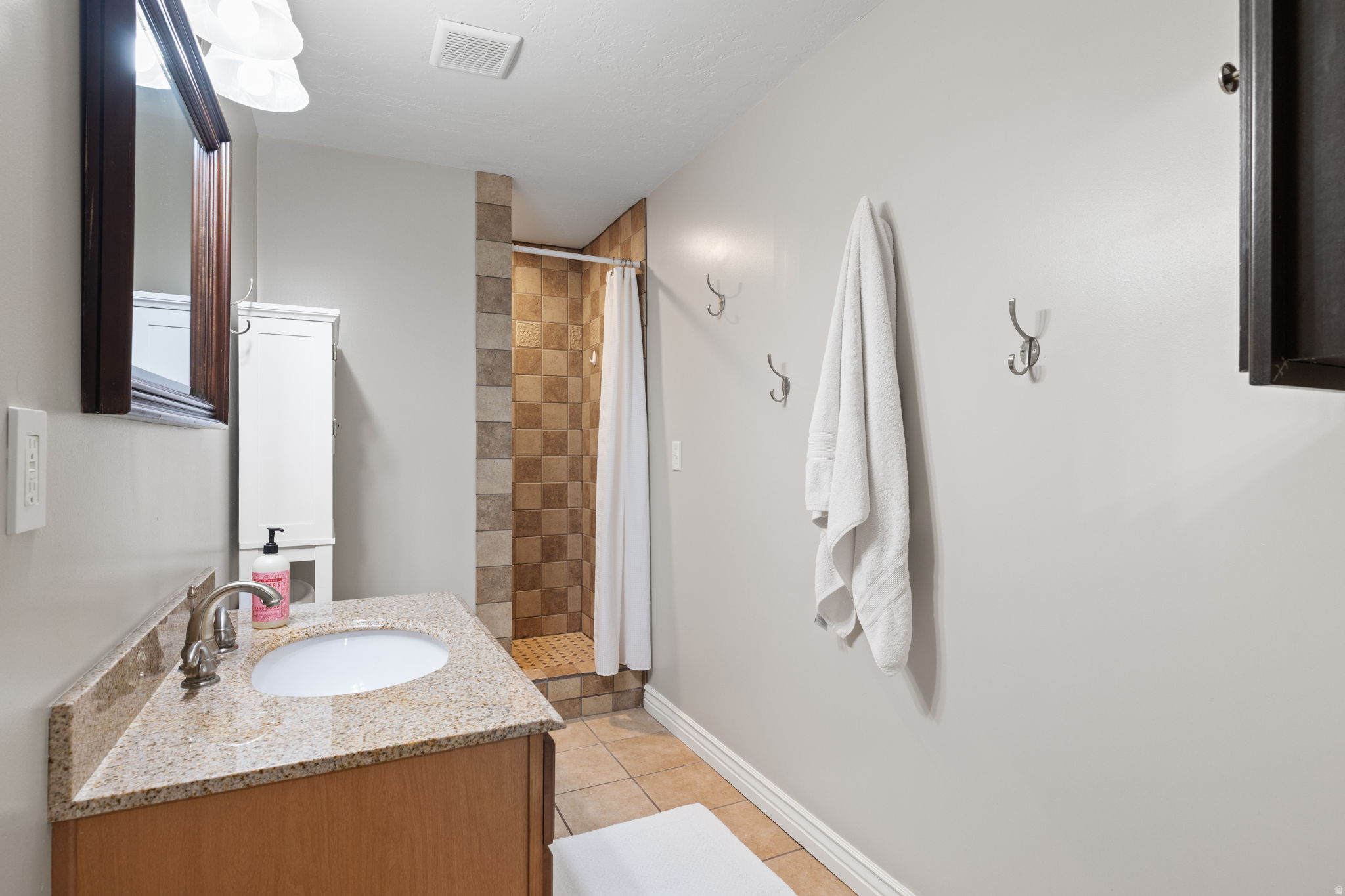 THE ESTATES AT BURR ORCHARDS - Residential