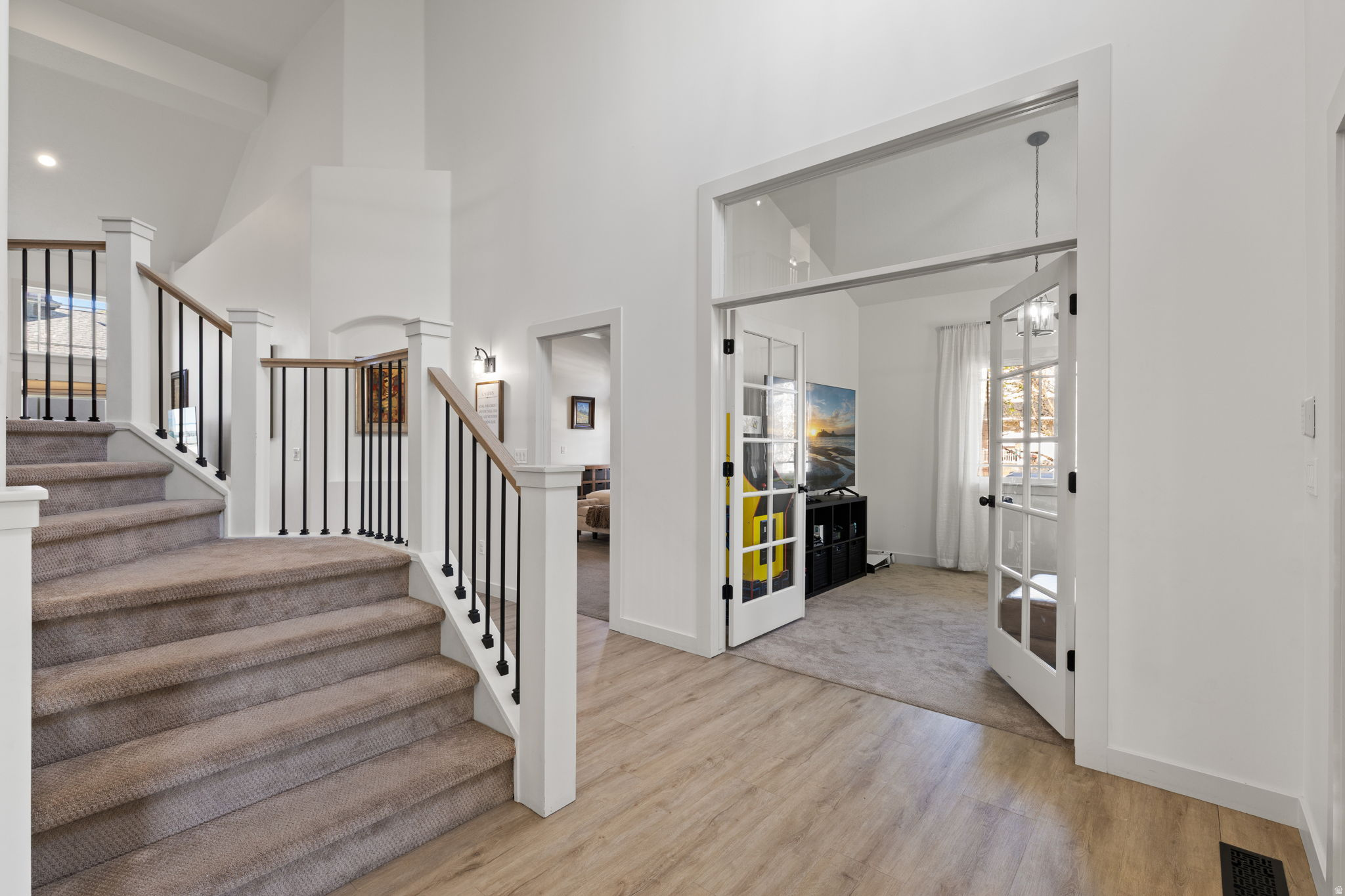 THE ESTATES AT BURR ORCHARDS - Residential