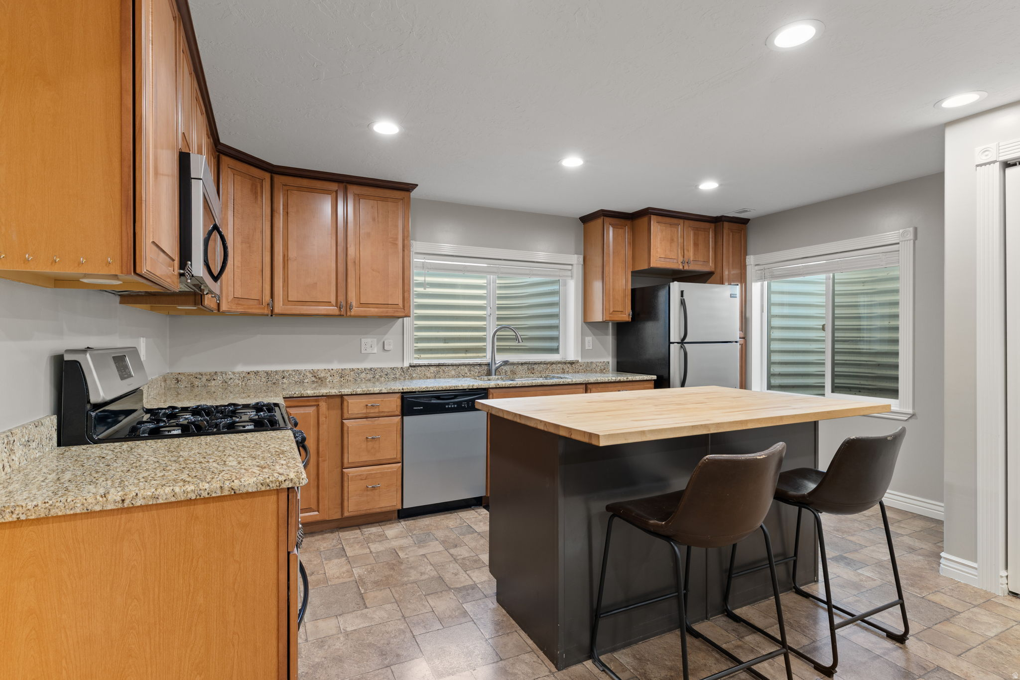 THE ESTATES AT BURR ORCHARDS - Residential