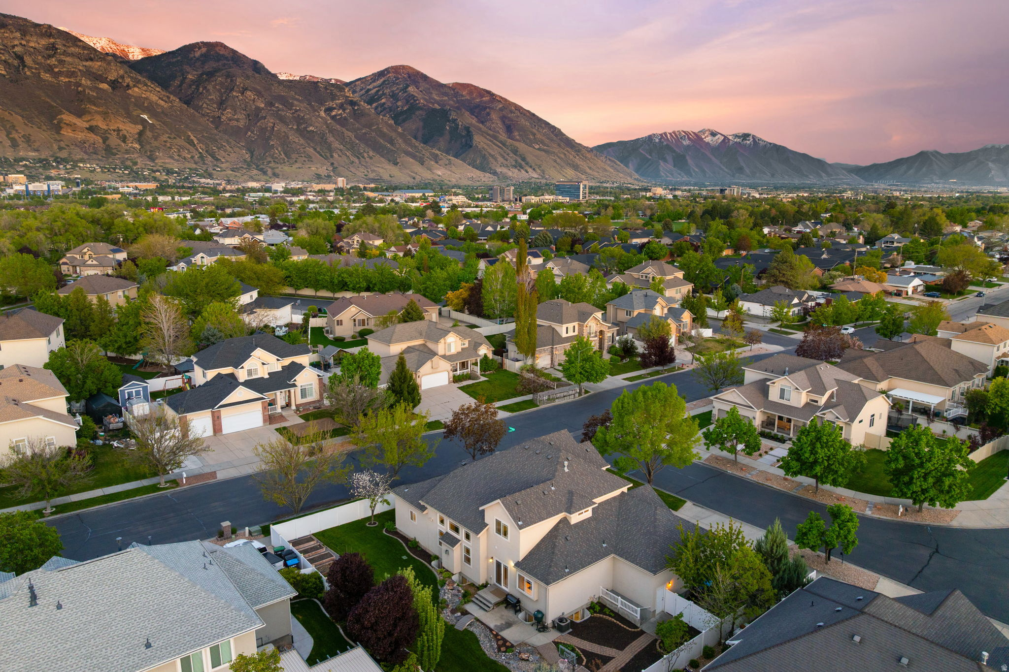 THE ESTATES AT BURR ORCHARDS - Residential